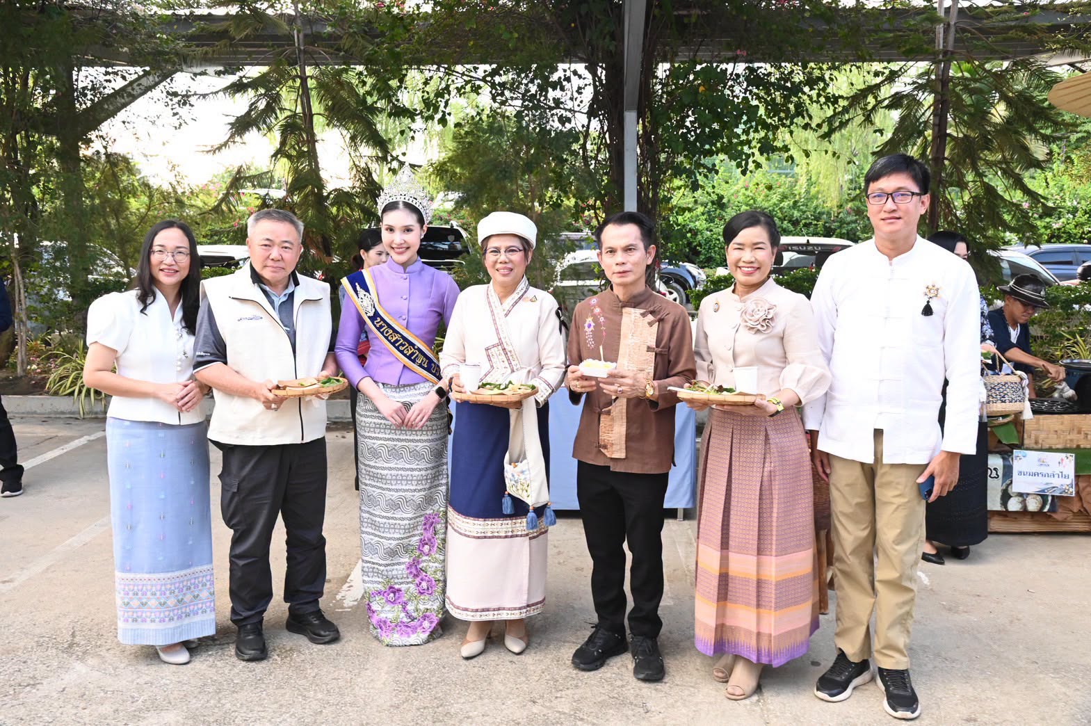 พญ.จันทรทิพย์ จิตรวงค์ ผู้ช่วยผู้อำนวยการด้านการสื่อสารองค์กร กิจกรรมสัมพันธ์และระบบบริการด่านหน้า โรงพยาบาลลำพูน เข้าร่วมงานแถลงข่าวโครงการกระตุ้นการ
